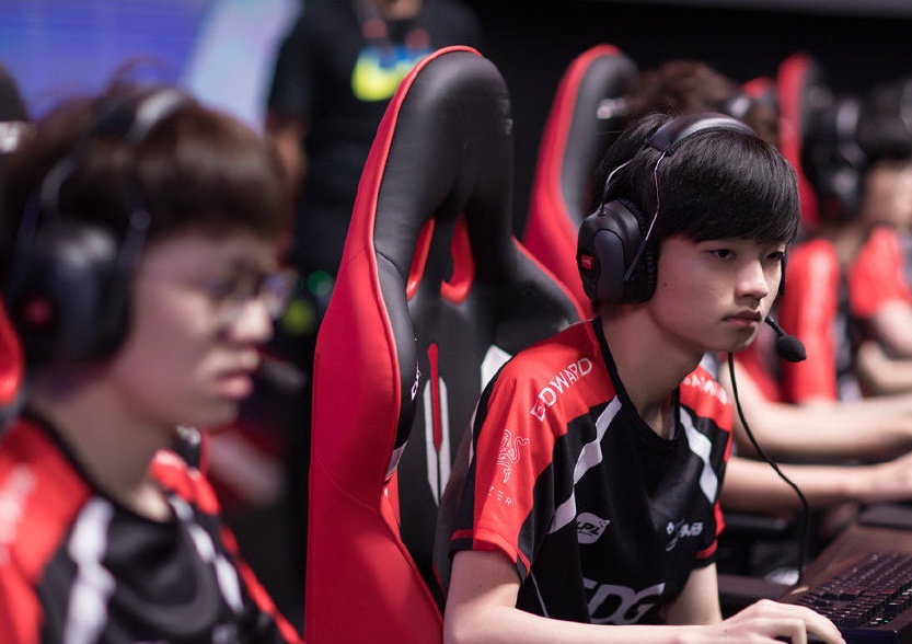 莱万多夫斯基新星爆冷表现惊艳,IG未来可期!的简单介绍 莱万多夫斯基新星爆冷表现惊艳,IG未来可期!的简单介绍