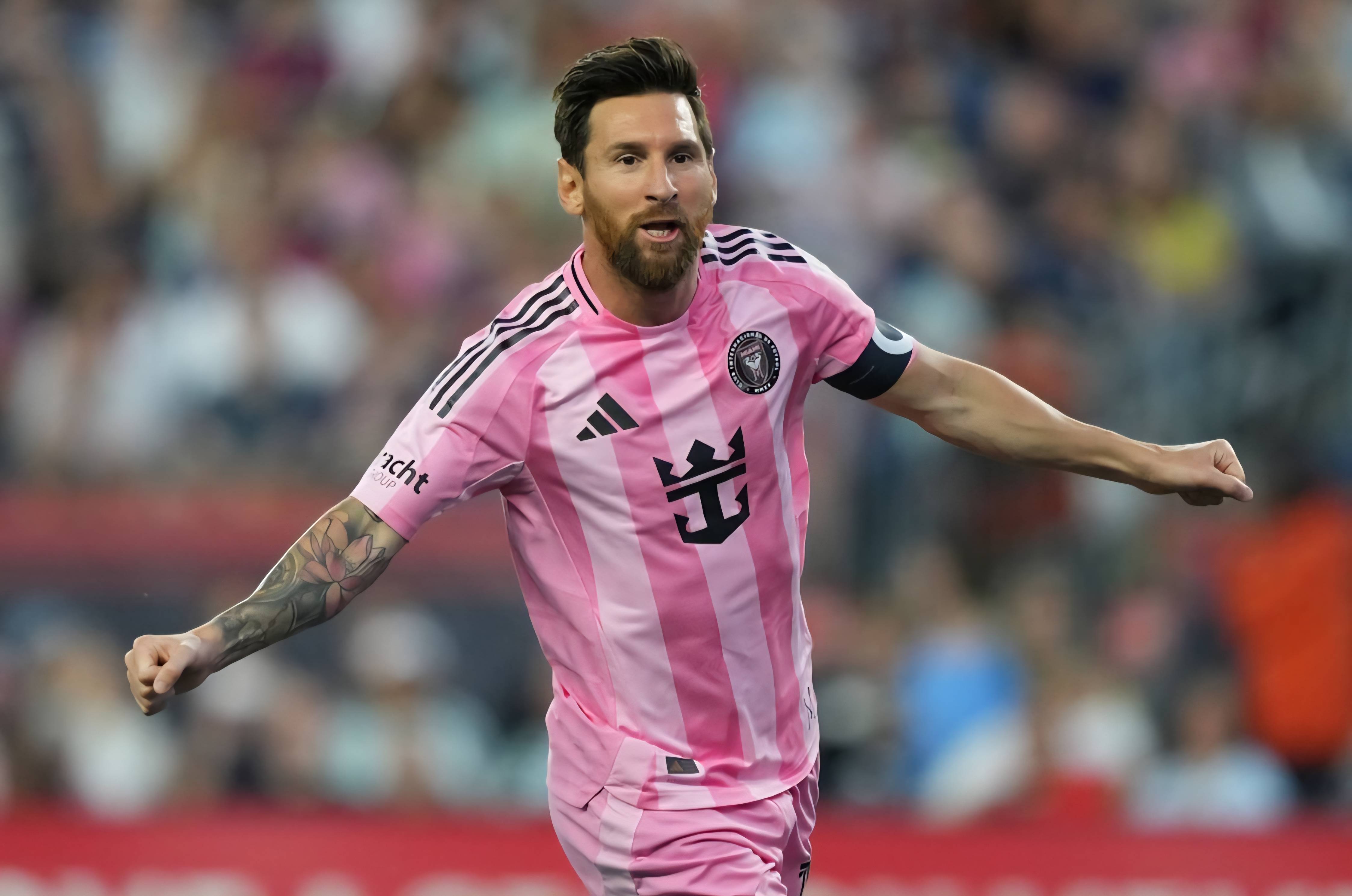 包含梅西回归赛场,问鼎冠军首场状态亮眼,美国队观众沸腾!的词条 包含梅西回归赛场,问鼎冠军首场状态亮眼,美国队观众沸腾!的词条